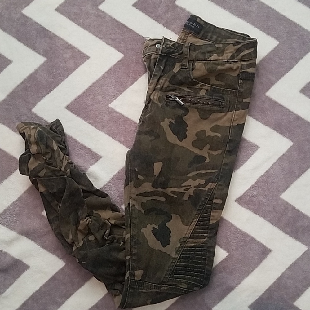 Size 1 American Bazi camo print moto jeggings